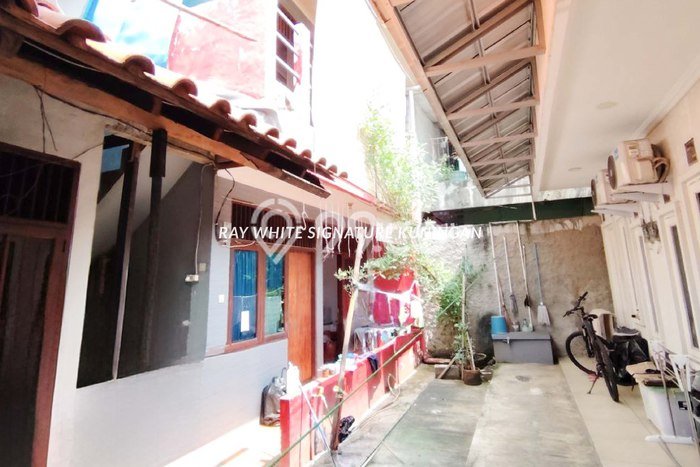Ready to Use! Luxury House LT 183m2 Desain Elegan di Duren Tiga Ready to Use! Luxury House LT 183m2 Desain Elegan di Duren Tiga