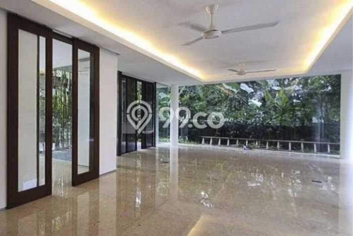 Hunian Modern Disewakan di SCBD Jakarta Selatan 3 KT & 2 KM Hunian Modern Disewakan di SCBD Jakarta Selatan 3 KT & 2 KM