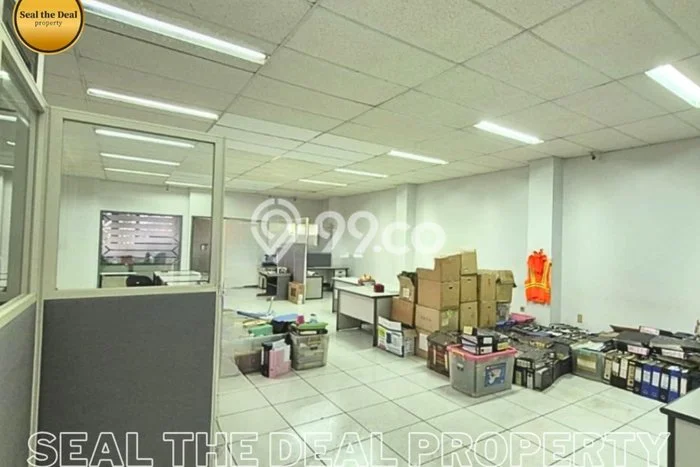 Ruko Disewa di Menteng, Jakarta Pusat, LT 547m2 / LB 1800m2 Ruko Disewa di Menteng, Jakarta Pusat, LT 547m2 / LB 1800m2