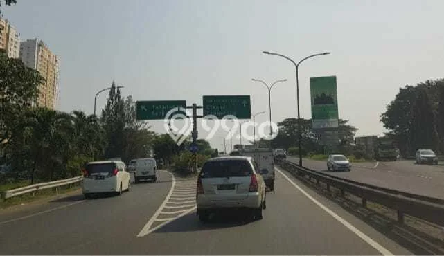 Rumah Elit Modern Tanpa Renovasi di Cikokol Tangerang Rumah Elit Modern Tanpa Renovasi di Cikokol Tangerang