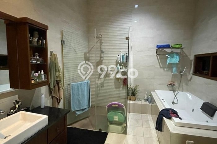 Best Deal Hunian Premium Ideal dan Luas di Ciledug, Tangerang Best Deal Hunian Premium Ideal dan Luas di Ciledug, Tangerang