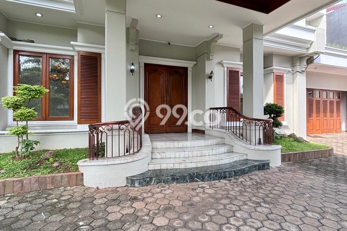 Hunian Ideal dengan LT 1600m2 & LB 1250m2 Disewakan di Pondok Indah Hunian Ideal dengan LT 1600m2 & LB 1250m2 Disewakan di Pondok Indah