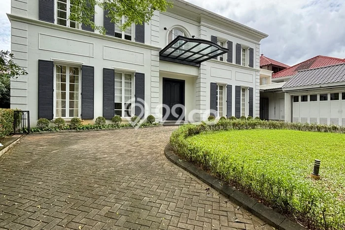 Hunian Minimalis dengan LT 2000m2 & LB 10000m2 Disewakan di Cipete Hunian Minimalis dengan LT 2000m2 & LB 10000m2 Disewakan di Cipete