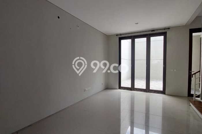 LOKASI TERBAIK! Rumah di , 2 KM, Lingkungan Elite, LT 112m2m² Bangunan 150m2m² LOKASI TERBAIK! Rumah di , 2 KM, Lingkungan Elite, LT 112m2m² Bangunan 150m2m²