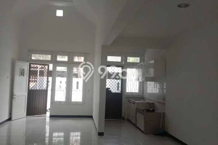 Rumah Modern 2 KT di Citraland Surabaya Semi Furnished Rumah Modern 2 KT di Citraland Surabaya Semi Furnished