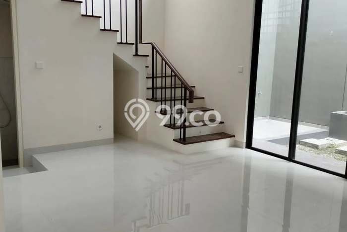 Disewakan Rumah Murah di Citraland Surabaya dengan 3 KT Disewakan Rumah Murah di Citraland Surabaya dengan 3 KT