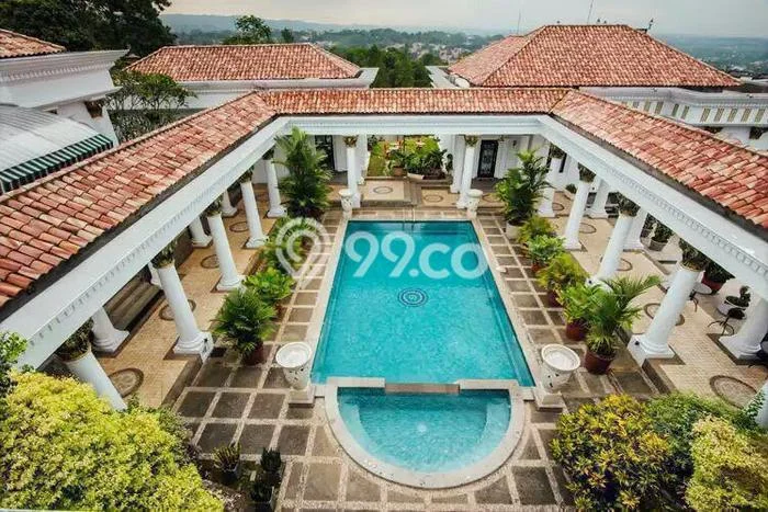 Rumah Elit LB 2000m2 Siap Pakai Desain Elegan di Sentul City, Bogor Rumah Elit LB 2000m2 Siap Pakai Desain Elegan di Sentul City, Bogor