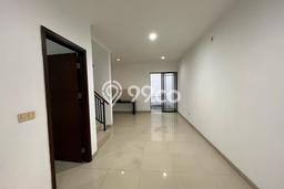 Rumah Luas Asri 3 KT Siap Pakai di Green Lake City Jakarta Barat Rumah Luas Asri 3 KT Siap Pakai di Green Lake City Jakarta Barat