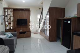 Rumah di Green Lake City, 1 KM, Lingkungan Potensial Rumah di Green Lake City, 1 KM, Lingkungan Potensial