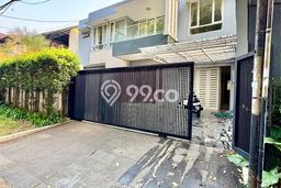 Disewakan Rumah Modern Semi Furnished di Jakarta Selatan Disewakan Rumah Modern Semi Furnished di Jakarta Selatan