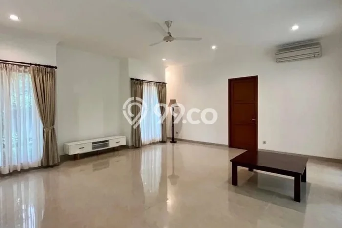 Disewakan Rumah Nyaman di Pejaten LT 1287m2 / LB 600m2 Kondisi Bagus Disewakan Rumah Nyaman di Pejaten LT 1287m2 / LB 600m2 Kondisi Bagus