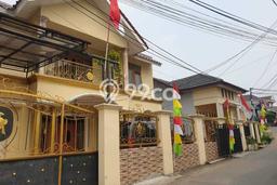 For Sale Rumah 6 Kamar Lokasi Ideal Bagus dan Strategis di Ciracas For Sale Rumah 6 Kamar Lokasi Ideal Bagus dan Strategis di Ciracas