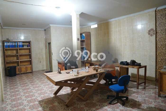 LOKASI STRATEGIS! Gudang Kawasan Bekasi Barat, Luas 1000m², Area Bisnis, Jalan Utama LOKASI STRATEGIS! Gudang Kawasan Bekasi Barat, Luas 1000m², Area Bisnis, Jalan Utama
