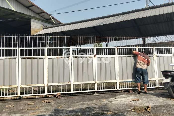 FOR SALE! Gudang di Driyorejo Gresik, LT 405m2, LB 300m2 FOR SALE! Gudang di Driyorejo Gresik, LT 405m2, LB 300m2