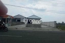 LOKASI PREMIUM! Gudang di Benjeng, Luas 240m2m², Jalan Utama, Kawasan Komersial LOKASI PREMIUM! Gudang di Benjeng, Luas 240m2m², Jalan Utama, Kawasan Komersial