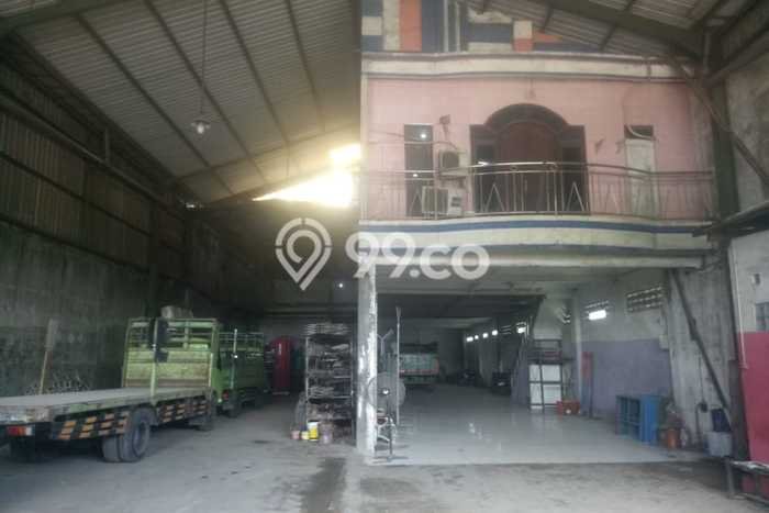 LOKASI STRATEGIS! Gudang di Krian, Luas 771m2m², Area Komersial, Jalan Utama LOKASI STRATEGIS! Gudang di Krian, Luas 771m2m², Area Komersial, Jalan Utama