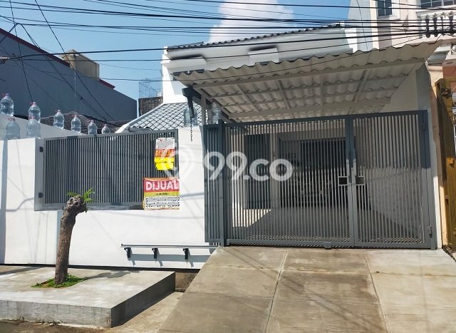 Rumah Mewah LB 195m2 Siap Huni Desain Elegan di Puri Indah, Jakarta Barat Rumah Mewah LB 195m2 Siap Huni Desain Elegan di Puri Indah, Jakarta Barat