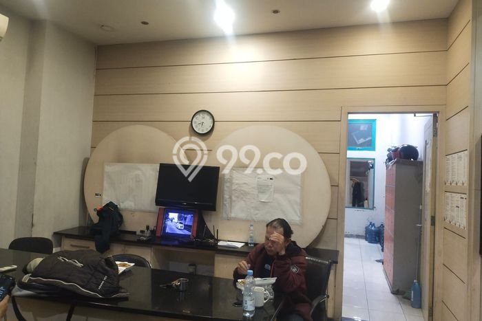 Ruko Dijual di Prime Area Jakarta Barat Luas 270m2 Ruko Dijual di Prime Area Jakarta Barat Luas 270m2