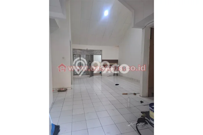 Sewa Rumah Murah di Taman Surya Jakarta Barat Punya 3 Kamar Tidur Sewa Rumah Murah di Taman Surya Jakarta Barat Punya 3 Kamar Tidur