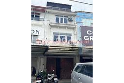 Ruko Dijual di Jakarta Barat LT 64m2 & LB 192m2 Lokasi Terbaik! Ruko Dijual di Jakarta Barat LT 64m2 & LB 192m2 Lokasi Terbaik!