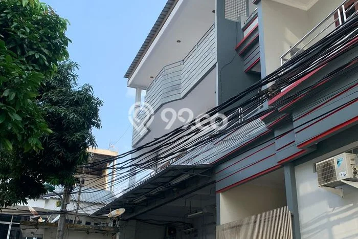 Rumah Sewa Jakarta Barat LT 90m2 LB 170m2 Area Jelambar Rumah Sewa Jakarta Barat LT 90m2 LB 170m2 Area Jelambar
