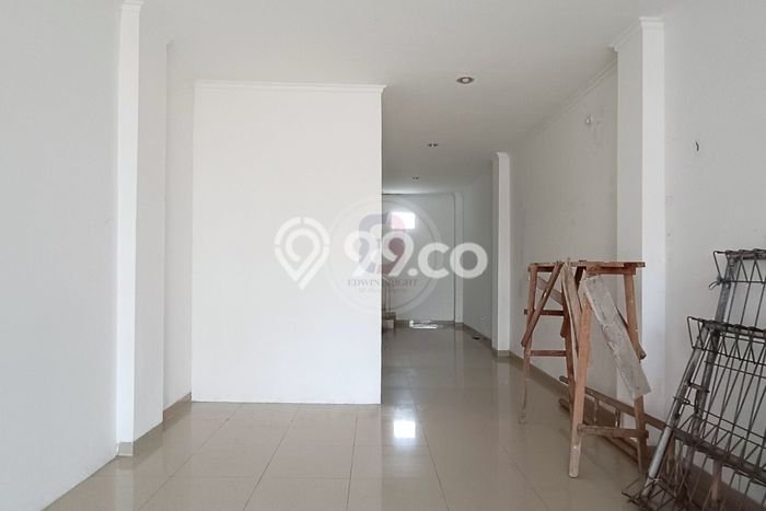 Area Strategis! Disewakan Ruko Lokasi Ciputat Timur, Tangerang Selatan Cocok untuk Bisnis Area Strategis! Disewakan Ruko Lokasi Ciputat Timur, Tangerang Selatan Cocok untuk Bisnis