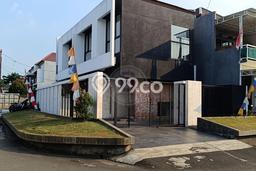 Dijual Rumah Eksklusif 4 KT di Petukangan, Jakarta Selatan Dijual Rumah Eksklusif 4 KT di Petukangan, Jakarta Selatan