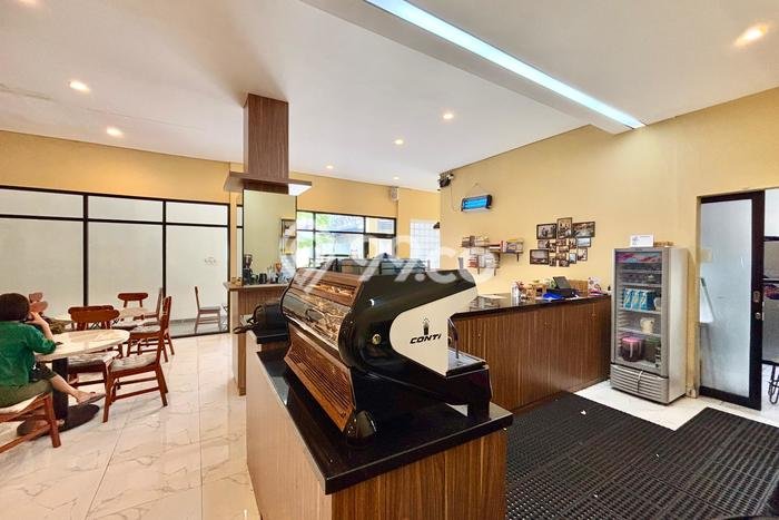 Area Ramai! Komersial Dijual di Pamulang untuk Bisnis Luas Bangunan 350m2 Area Ramai! Komersial Dijual di Pamulang untuk Bisnis Luas Bangunan 350m2