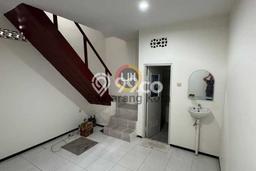 AREA KOMERSIAL! Ruko Disewakan Kawasan Semarang Timur, Luas 52m2m², Area Strategis, Siap Usaha AREA KOMERSIAL! Ruko Disewakan Kawasan Semarang Timur, Luas 52m2m², Area Strategis, Siap Usaha