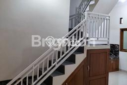Hunian Cantik Modern Lb 168m2 di Banjarsari, Solo Hunian Cantik Modern Lb 168m2 di Banjarsari, Solo