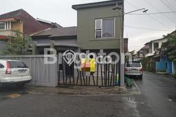 Jual Rumah Bagus Siap Huni LB 150m2 di Banjarsari, Solo Jual Rumah Bagus Siap Huni LB 150m2 di Banjarsari, Solo