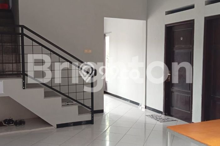 Jual Rumah Bagus Siap Huni LB 150m2 di Banjarsari, Solo Jual Rumah Bagus Siap Huni LB 150m2 di Banjarsari, Solo