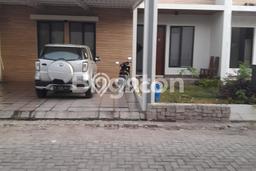 For Sale! Premium House LT 210m2 Desain Elegan di Kartosuro For Sale! Premium House LT 210m2 Desain Elegan di Kartosuro