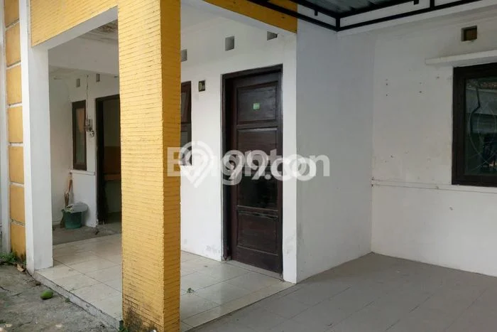 Lokasi strategis! Rumah siap pakai dikontrakkan di Colomadu LB 85m2 Lokasi strategis! Rumah siap pakai dikontrakkan di Colomadu LB 85m2
