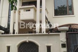 Dijual Cepat Rumah Bagus Siap Huni LB 260m2 di Banjarsari, Solo Dijual Cepat Rumah Bagus Siap Huni LB 260m2 di Banjarsari, Solo