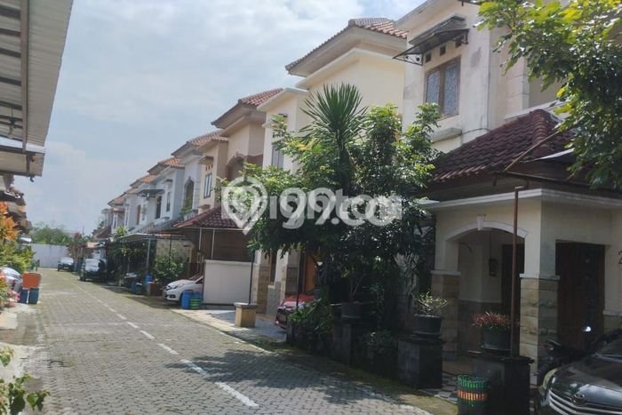 Rumah Modern Cantik 4 KT Bisa Langsung Pindah di Colomadu Rumah Modern Cantik 4 KT Bisa Langsung Pindah di Colomadu