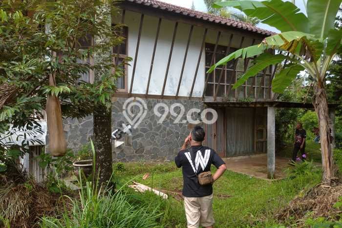 Vila Potensial Kawasan Karangpandan, Ukuran 325m2m², Lingkungan Asri untuk keluarga Vila Potensial Kawasan Karangpandan, Ukuran 325m2m², Lingkungan Asri untuk keluarga