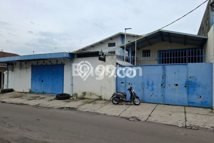 Area Ramai! Gudang Dijual di Colomadu untuk Bisnis Luas Bangunan 900m2 Area Ramai! Gudang Dijual di Colomadu untuk Bisnis Luas Bangunan 900m2