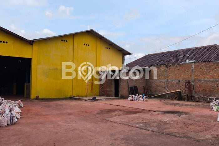Unit Gudang disewakan di Sawit Boyolali dengan LT 1200m2 / LB 850m2 Unit Gudang disewakan di Sawit Boyolali dengan LT 1200m2 / LB 850m2