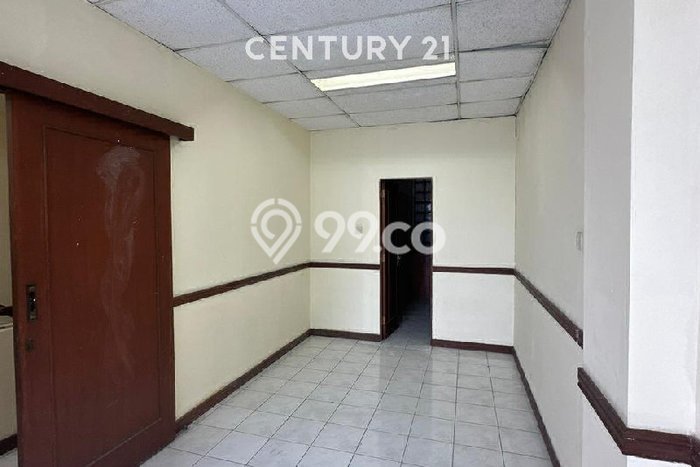 Unit Ruko disewakan di Kelapa Gading Jakarta Utara dengan LT 72m2 / LB 288m2 Unit Ruko disewakan di Kelapa Gading Jakarta Utara dengan LT 72m2 / LB 288m2