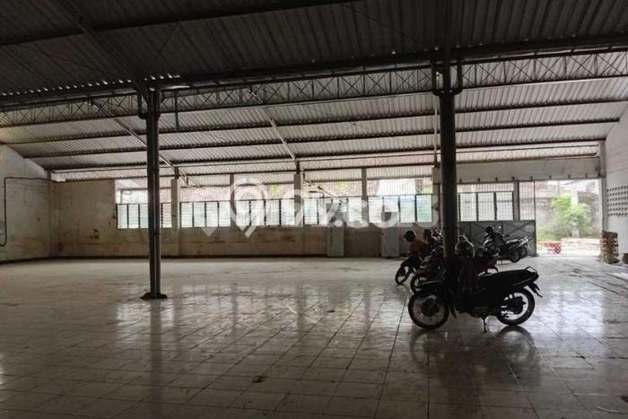 Gudang bagus disewakan di Banjarsari Solo dengan LB 1000m2 harga sewa terbaik Gudang bagus disewakan di Banjarsari Solo dengan LB 1000m2 harga sewa terbaik