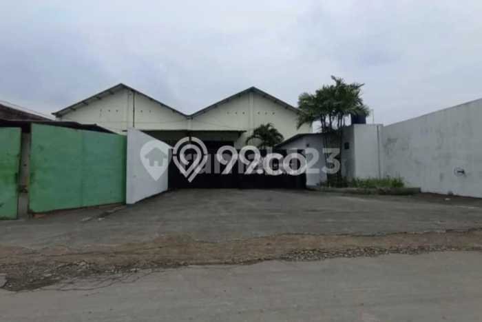 Unit Gudang Paling Strategis di Gatak Sukoharjo dengan LB 2400m2 Unit Gudang Paling Strategis di Gatak Sukoharjo dengan LB 2400m2