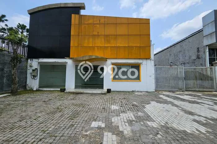 Komersial disewakan di Colomadu Karanganyar dengan luas bangunan 762m2 Komersial disewakan di Colomadu Karanganyar dengan luas bangunan 762m2