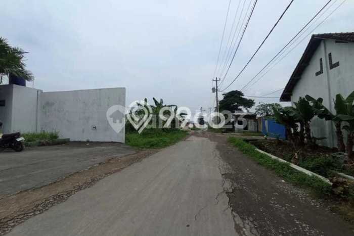 Unit Gudang Paling Strategis di Gatak Sukoharjo dengan LB 2400m2 Unit Gudang Paling Strategis di Gatak Sukoharjo dengan LB 2400m2