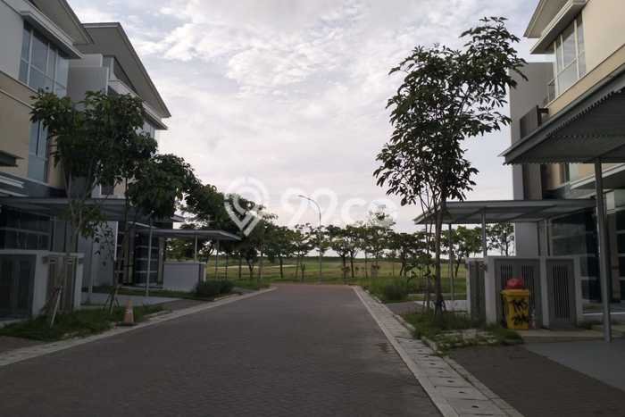 Ready to Use! Luxury House LT 200m2 Desain Modern di Golf Island Ready to Use! Luxury House LT 200m2 Desain Modern di Golf Island