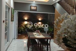 Rumah Elit LB 160m2 Siap Pakai Desain Elegan di Suvarna Sutera, Tangerang Rumah Elit LB 160m2 Siap Pakai Desain Elegan di Suvarna Sutera, Tangerang