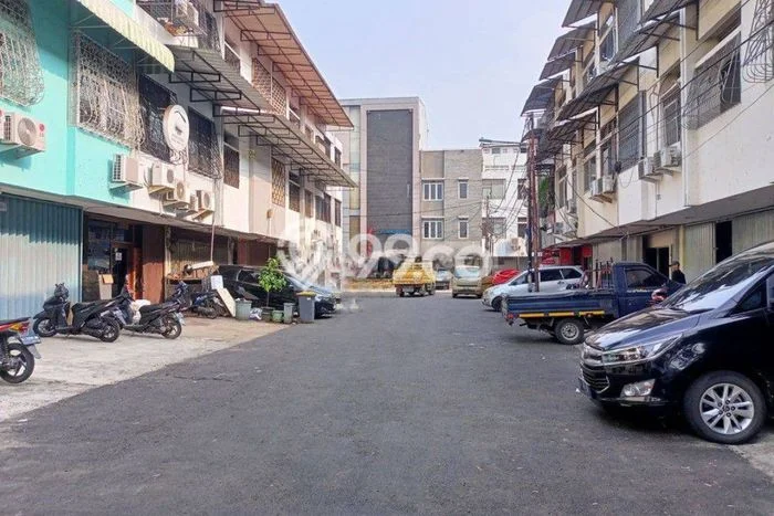 Jual Ruko di Daan Mogot, Luas 300m², Kawasan Potensial, Mainroad Jual Ruko di Daan Mogot, Luas 300m², Kawasan Potensial, Mainroad