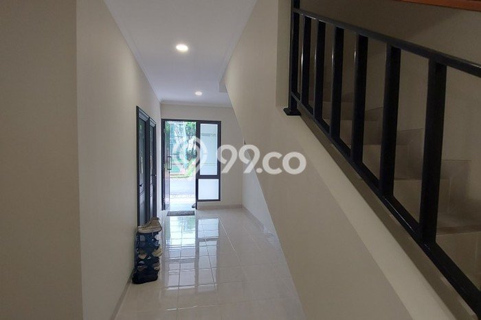 Kost Dijual di Gading Serpong dengan 10 KT dan Luas 138m2 Kost Dijual di Gading Serpong dengan 10 KT dan Luas 138m2