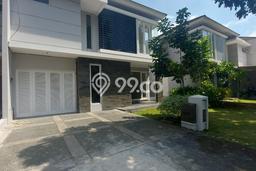 Disewakan Rumah Harga Terjangkau di Suvarna Sutera Tangerang dengan 4 Kamar Tidur Disewakan Rumah Harga Terjangkau di Suvarna Sutera Tangerang dengan 4 Kamar Tidur