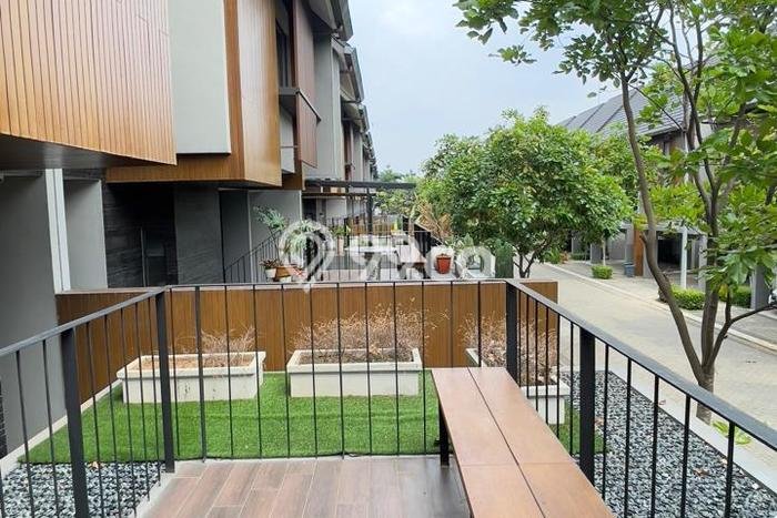 Rumah Elit LB 146m2 Siap Huni Desain Elegan di BSD Green Wich, Tangerang Rumah Elit LB 146m2 Siap Huni Desain Elegan di BSD Green Wich, Tangerang